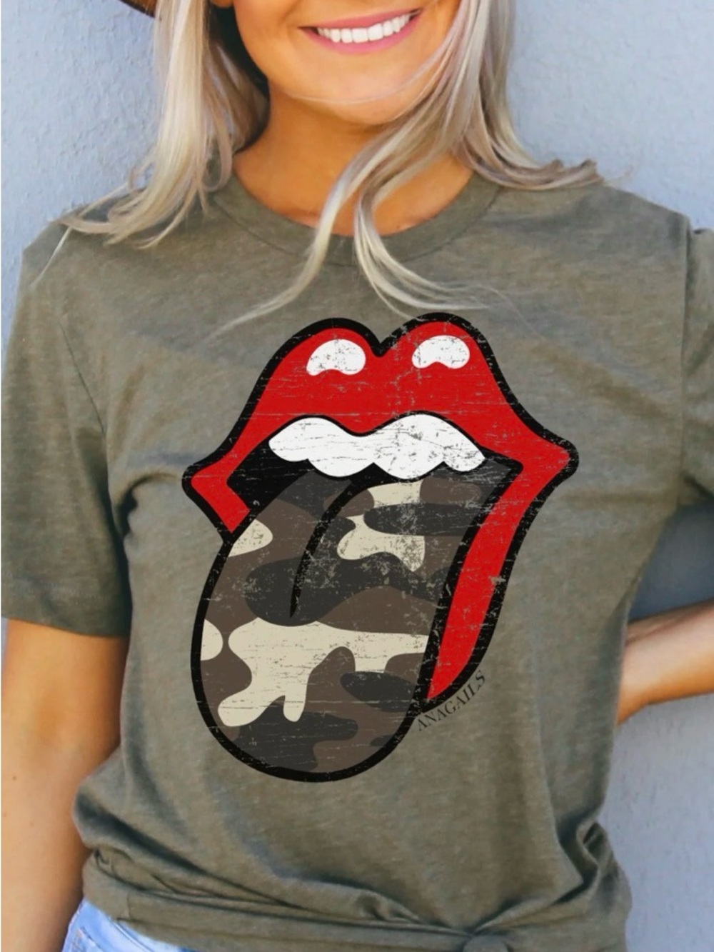 Women’s Olive Green Short Sleeve Graphic Tee CAMO ROCK 'N' ROLL Design-Unisex XL